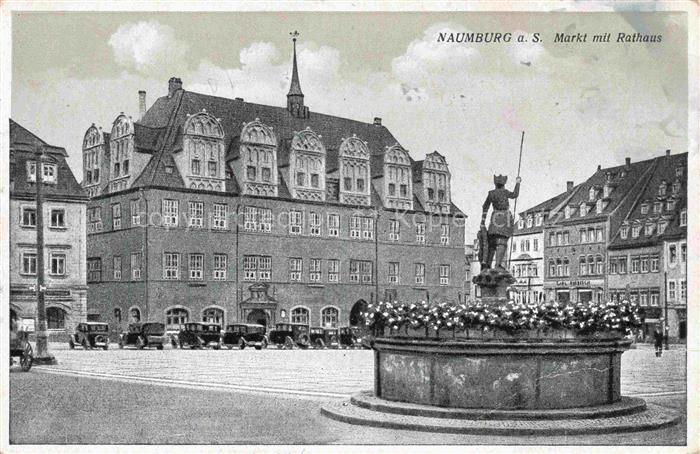 Naumburg  Saale Markt mit Rathaus Brunnen