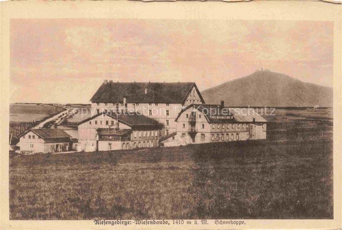 Karpacz Krummhuebel Riesengebirge PL Wiesenbaude mit Blick zur Schneekoppe