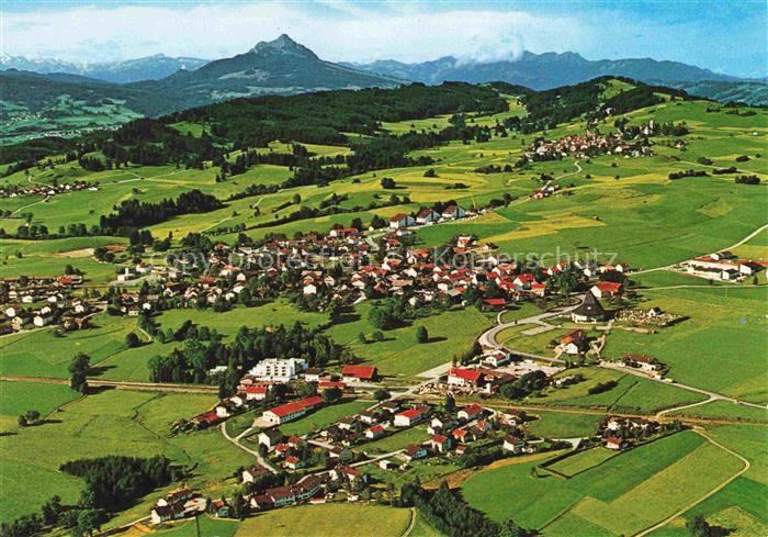 Oy Bad Mittelberg Oberallgaeu Bayern Panorama Kneippkurort mit Gruenten und Allg