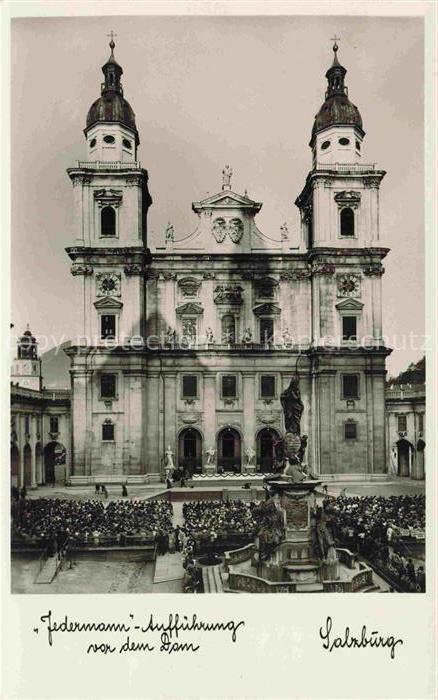 SALZBURG  AT Jedermann-Auffuehrung vor dem Dom