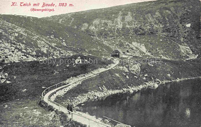 Karpacz Krummhuebel Riesengebirge PL Kleiner Teich mit Baude