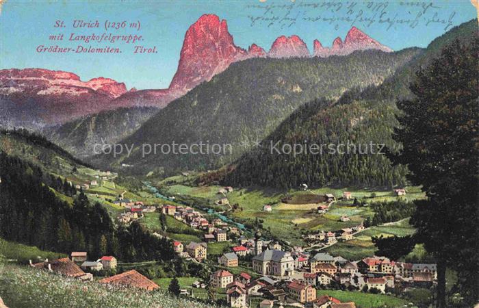 St Ulrich-Groeden Tirol AT Panorama Blick gegen Langkofelgruppe Dolomiten