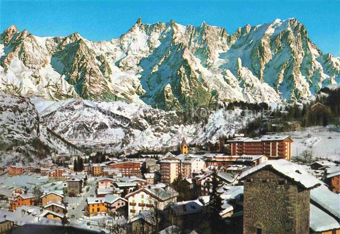 Courmayeur Valle d Aosta IT Panorama con la Catena del Monte Bianco