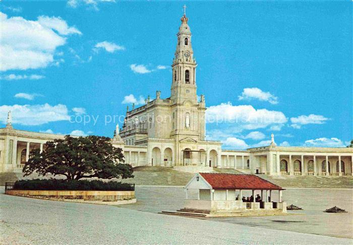Fatima PT Capelinha Basilica e Azinheira Erscheinungskapelle Basilika Steineiche