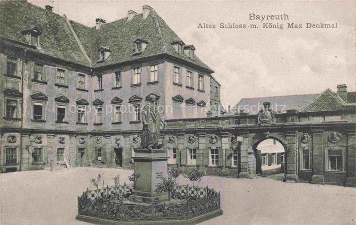 BAYREUTH Bayern Altes Schloss mit Koenig Max Denkmal