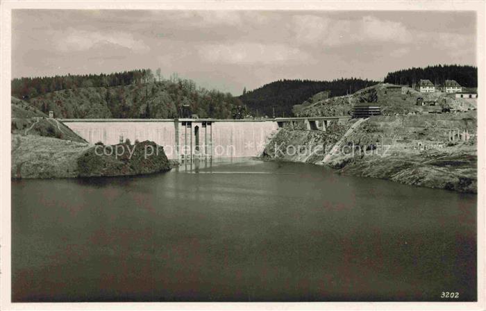 Bleilochtalsperre Bleilochsperre Schleiz Thueringen mit Staumauer