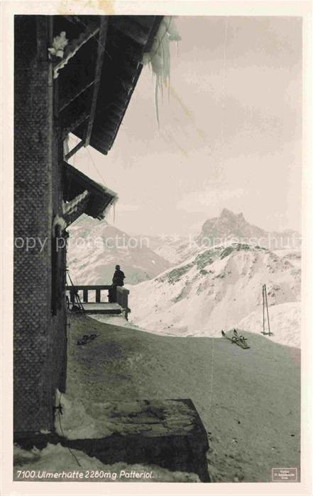 Ulmerhuette 2280m Vorarlberg AT Berghuette Alpen Winterpanorama