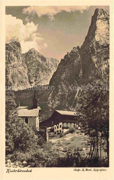 Hinterbaerenbad Kaisertal Tirol AT Teilansicht Bergdorf mit Kirche