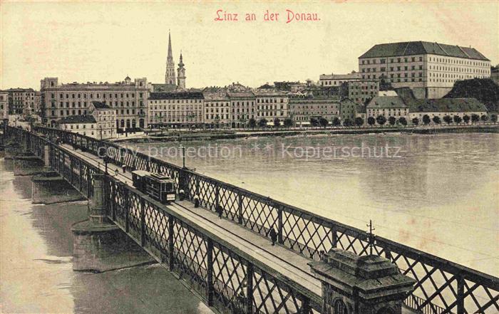 LINZ DONAU AT Donaubruecke Strassenbahn