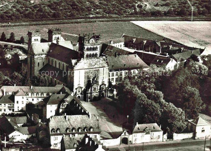 TRIER  CITY Basilika St. Matthias und Jugendwohnheim
