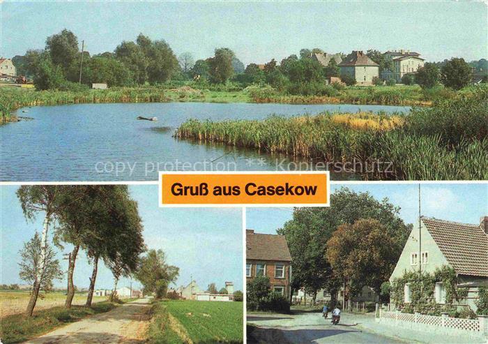 Casekow Uckermark Brandenburg Blick ueber den Dorfteich zum Bahnhof Dorfplatz