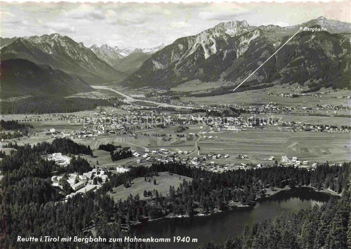 Reutte Tirol AT Panorama Blick ins Tal Bergbahn zum Hahnenkamm