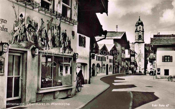 MITTENWALD Bayern Obermarkt mit Pfarrkirche