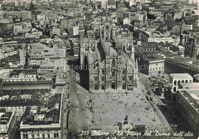 MILANO Mailand IT La Piazza del Duomo dall alto