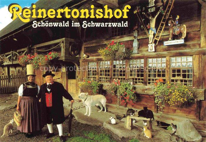 Schoenwald Schwarzwald BW Kulturdenkmal Reinertonishof Trachten