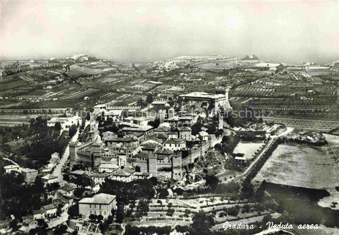 Gradara Pesaro Marche IT Fliegeraufnahme