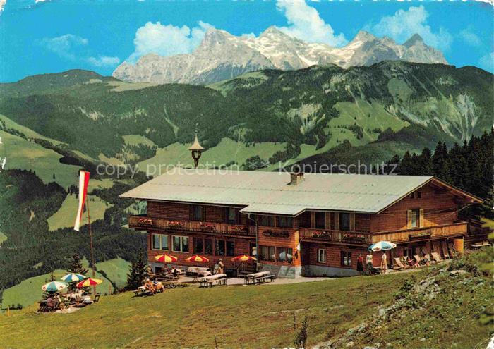 St Johann Tirol AT Alpengasthof Angerer Alm mit Loferer Steinberge