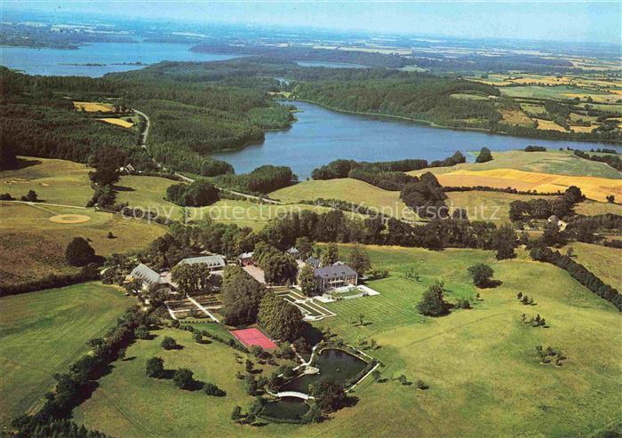 Schierensee Schlossanlage mit Westensee Naturpark