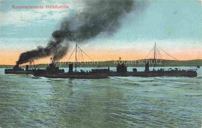 Marine  Warships Manoeverierende Halbflottille