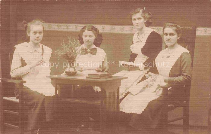 Kinder Child Enfants Trachten