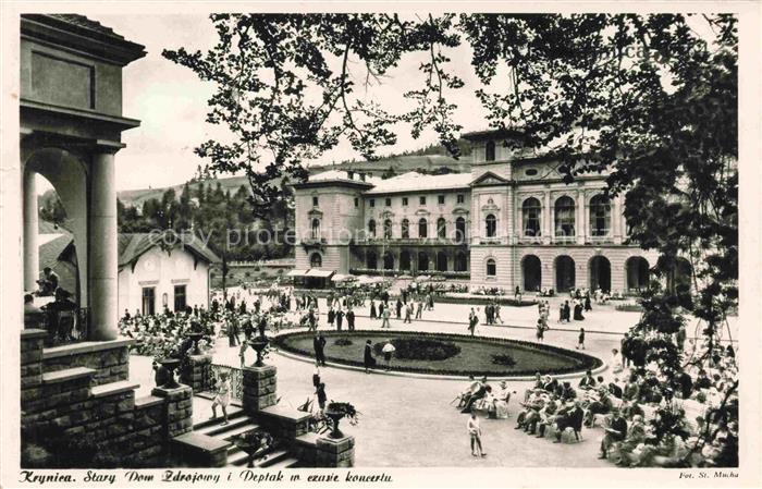 Krynica  Zdroj Kryniga PL Stary Dom Zdrojowy i Deptak w ezasie koncertu