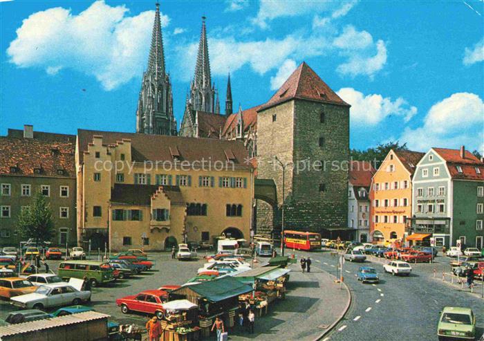 REGENSBURG Bayern Alter Kornmarkt Stadtturm Blick zum Dom