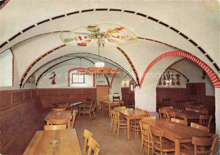 Riedenburg Altmuehltal Kelheim Bayern Gaststaette Burgkeller des Schlosses Rosen