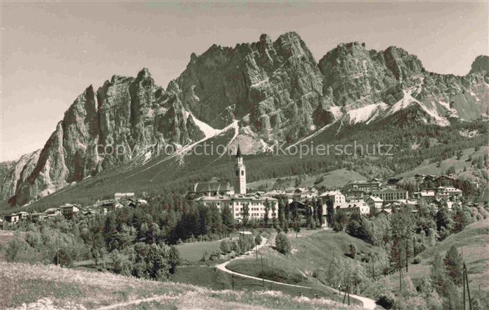 Cortina d Ampezzo Veneto IT Panorama Blick gegen Pomegagnon Dolomiten