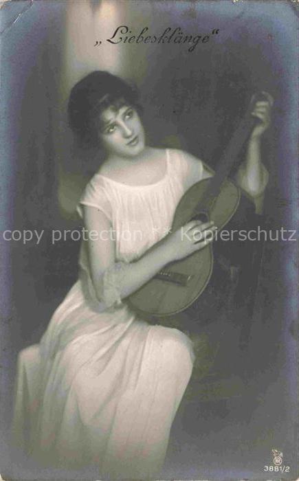 Foto RPH Nr. 3881/2 Gitarre Frau