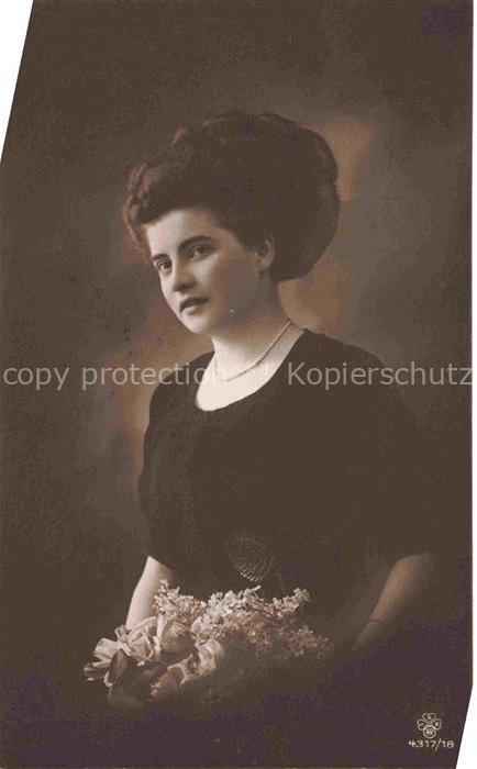 Foto RPH Nr. 4317/18 Frau Rosen