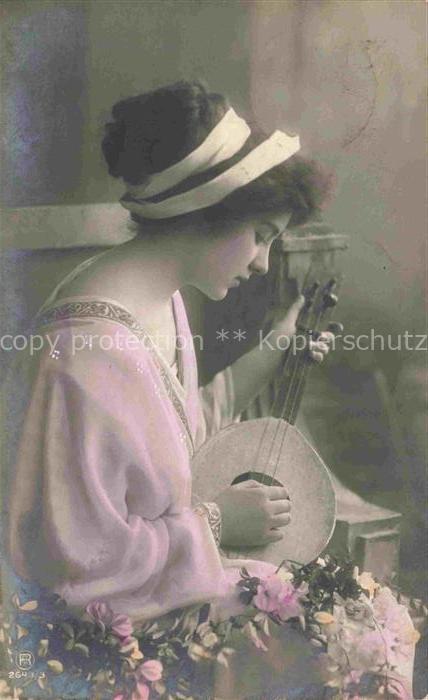 Foto RPH Nr. 2643/3 Frau Mandoline