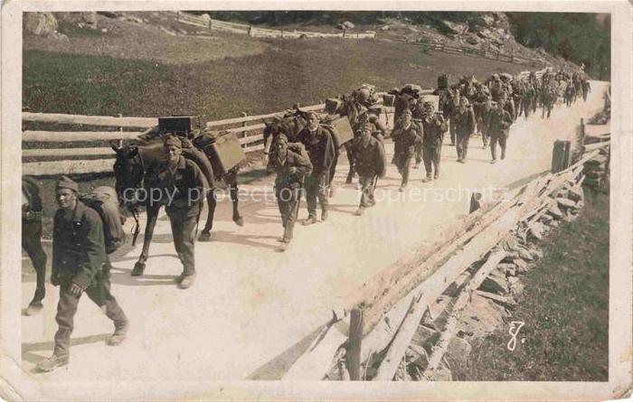 Militaria Schweiz Soldaten Pferde