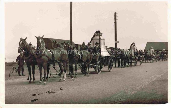 Kirchenglocke Churchbell Cloche Eglise Pferde