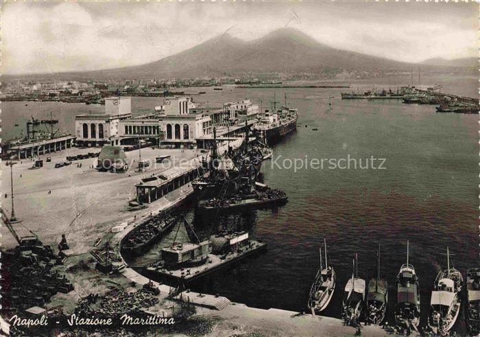NAPOLI Neapel Naples IT Stazione Marittima
