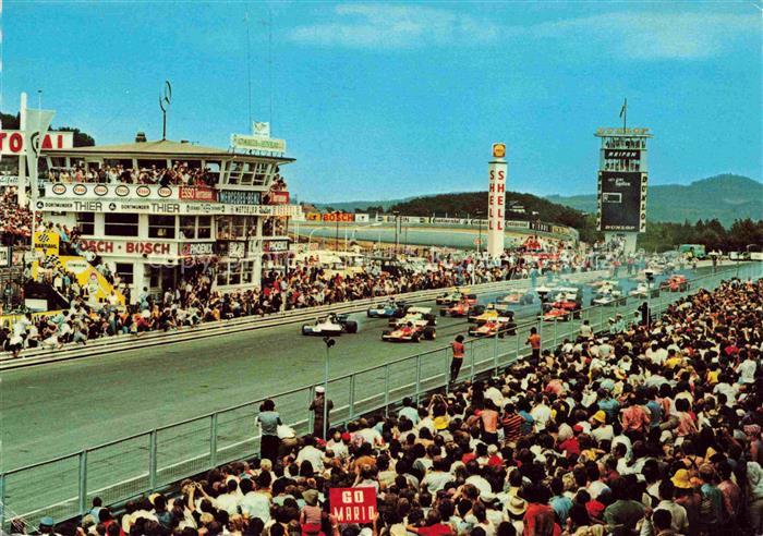 Nuerburgring Autorennstrecke Eifel Blick auf Start und Ziel mit Hoher Acht