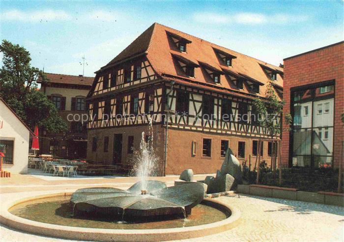 Muehlacker Ortszentrum Brunnen Fachwerkhaus