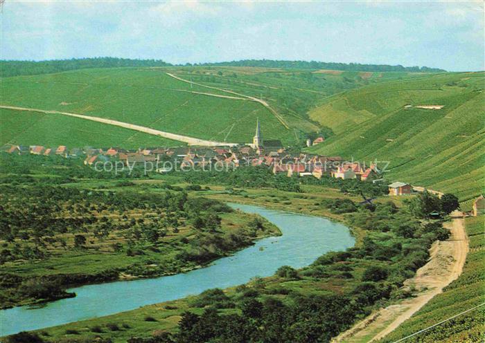 Escherndorf Main Volkach Bayern Fliegeraufnahme mit Mainschleife