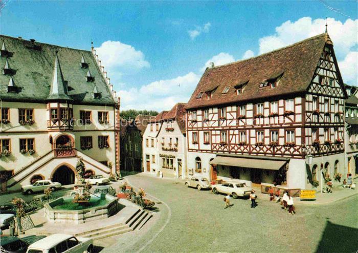 Volkach Rathaus mit Marktplatz