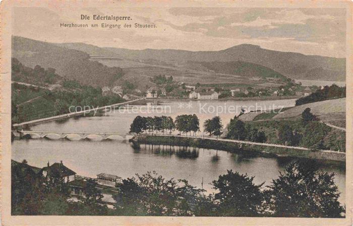 Edertalsperre Panorama mit Herzhausen am Eingang des Stausees