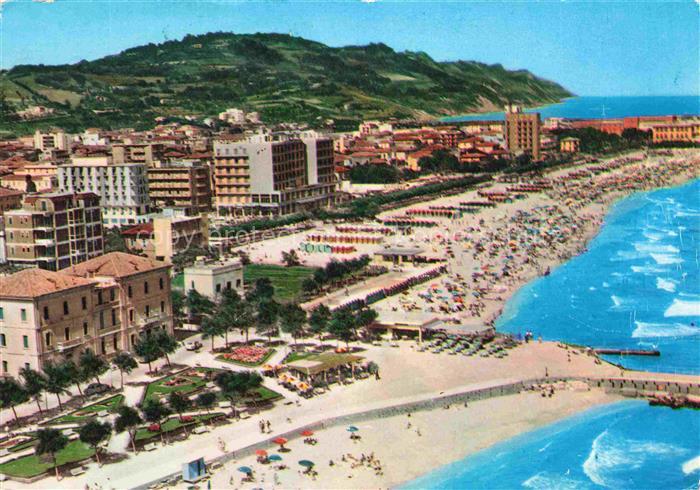 Pesaro Marche IT Fliegeraufnahme mit Bartoloberg