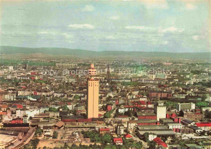 FRANKFURT AM MAIN Fliegeraufnahme mit Henninger Turm