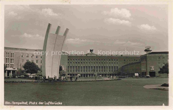Flughafen Airport Aeroporto Tempelhof Luftbruecke Berlin