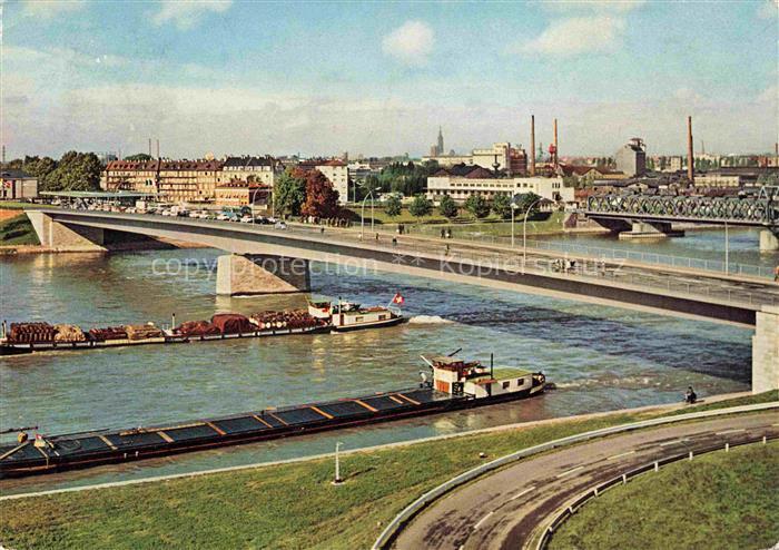 Kehl  Rhein Baden BW Europa Bruecke mit Blick auf Strassburg