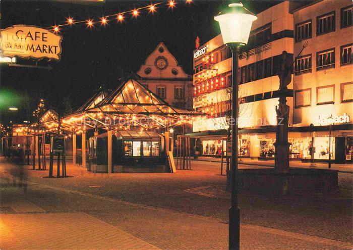 OFFENBURG Offenbourg zur Weihnachtszeit Weihnachtsmarkt Fussgaengerzone Nachtauf
