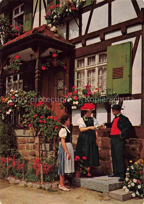 Sasbachwalden Achern Ortenaukreis BW Trachten Fachwerkhaus Blumenschmuck