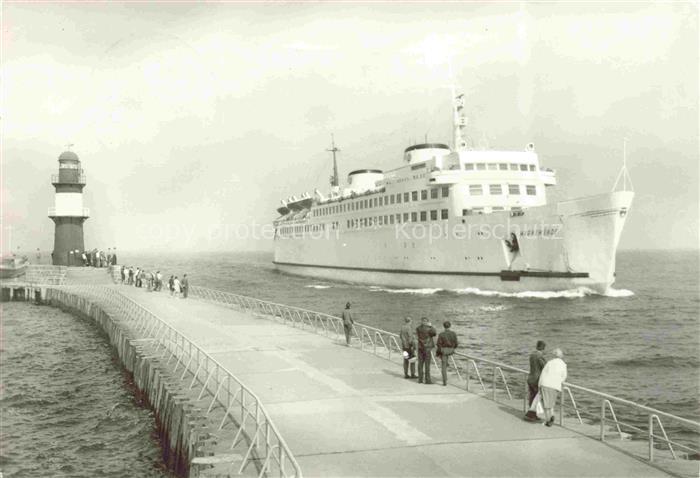 Dampfer Oceanliner Rostock Warnemuende