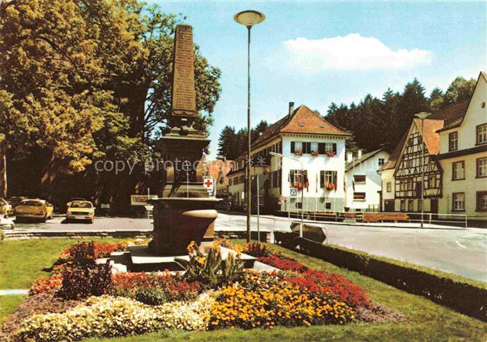 Oppenau Ortenaukreis BW Partie am Allmendplatz Brunnen Gedenkstein
