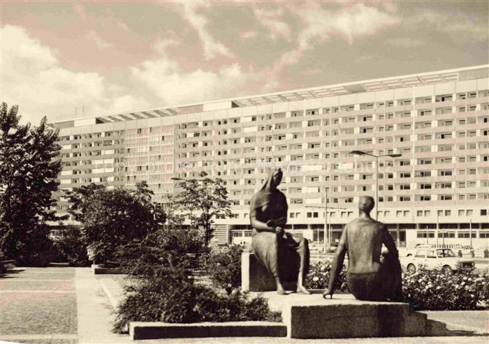 DRESDEN Elbe An der Christianstrasse Skulpturen