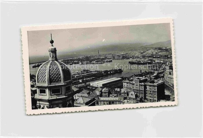 GENOVA Genua Liguria IT Stadtpanorama Hafen
