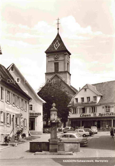 Kandern Baden BW Marktplatz Brunnen Blick zur Kirche